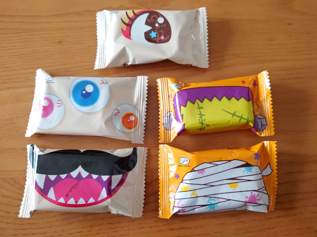 不二家「32枚ハロウィンホームパイ(バター&パンプキンパイ)」個包装