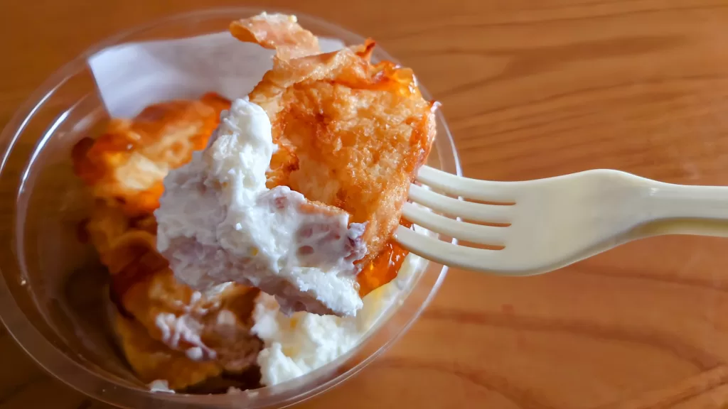 カップｄｅフレンチトースト　メープル仕立て　中身