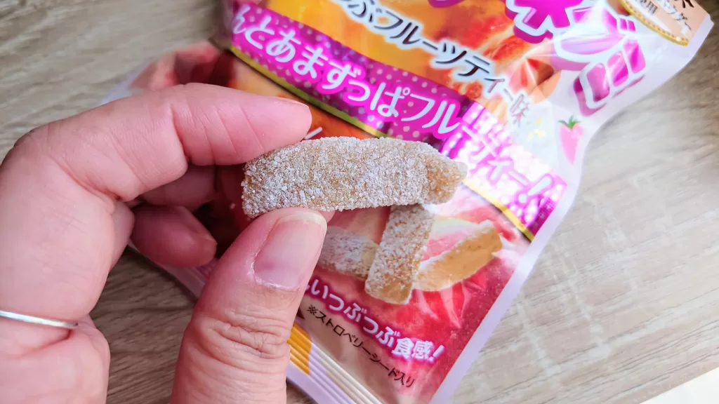 フェットチーネグミつぶつぶフルーツティー味 大きさ