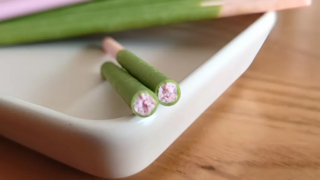 さくら抹茶ポッキー断面
